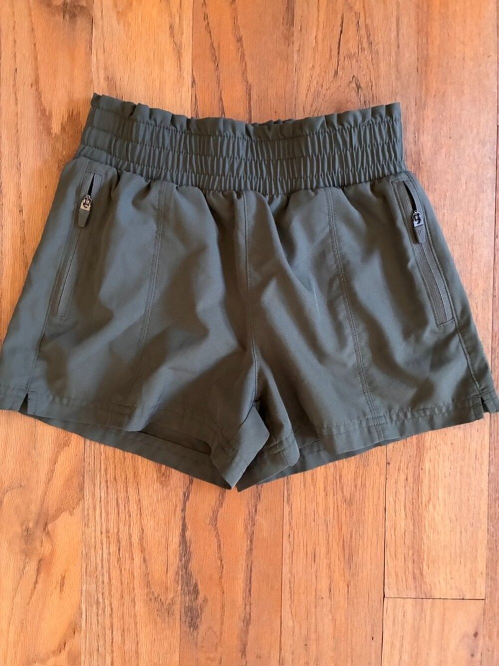 Old Navy Girls StretchTech Zip Pocket Shorts Olive Green Small (6/7)